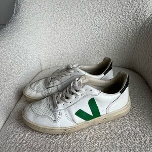Women’s Green and White Veja Sneakers Size 7